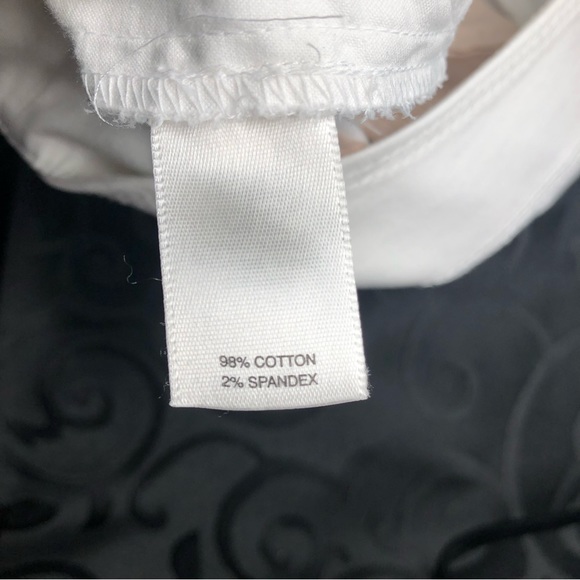 White House Black Market (WHBM) White Sailor 5” Shorts - Picture 9 of 9